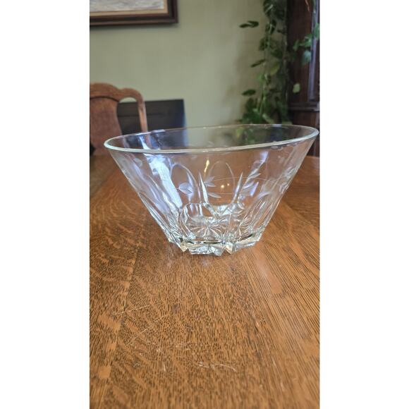 Cut Crystal Glass Serving Bowl 10" Etched Floral Starburst Base Centerpiece - Picture 3 of 8